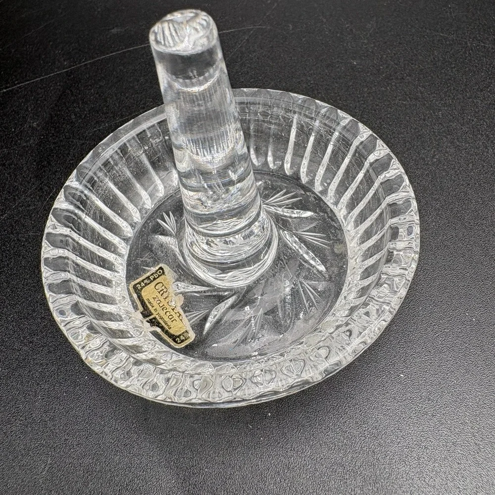Vintage 24% Lead Crystal round ring holder
